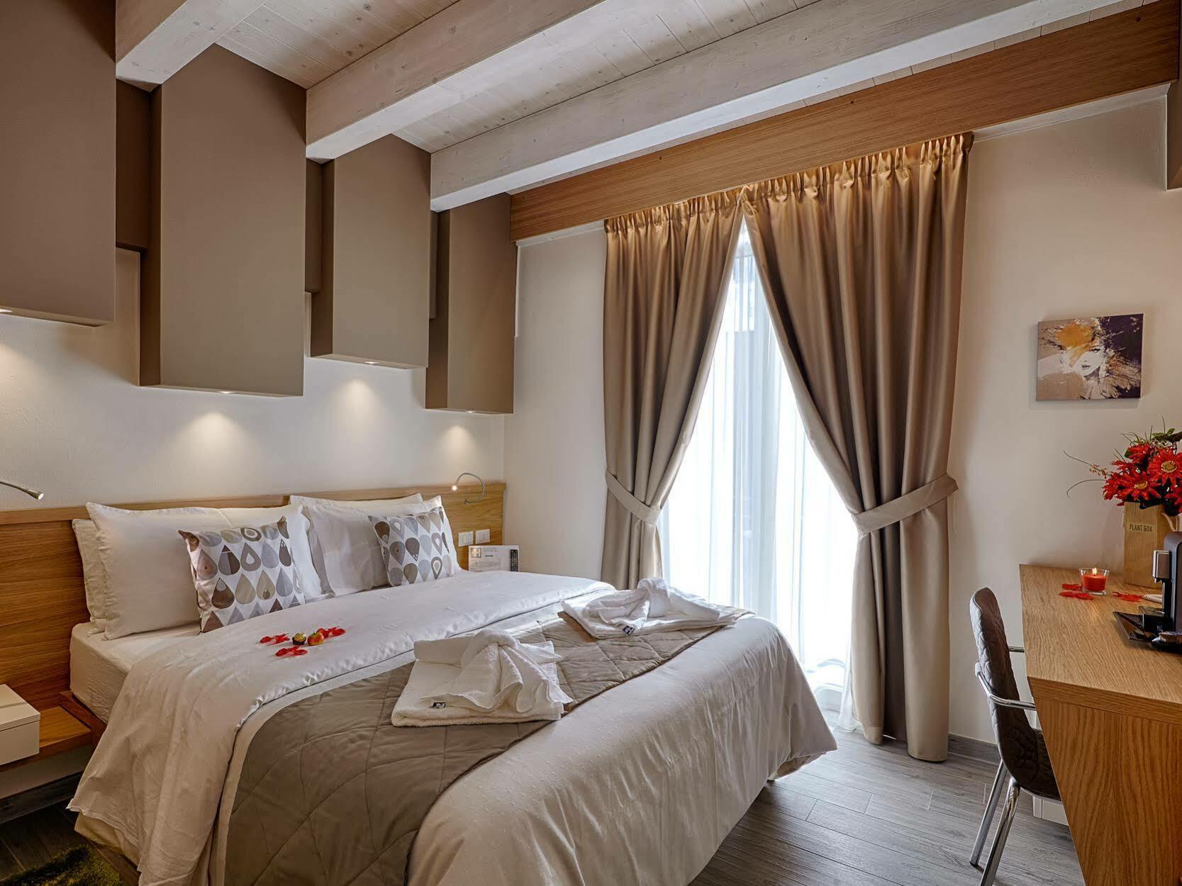 Hospitality Hotel Palermo Eksteriør billede